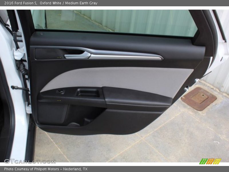 Oxford White / Medium Earth Gray 2016 Ford Fusion S