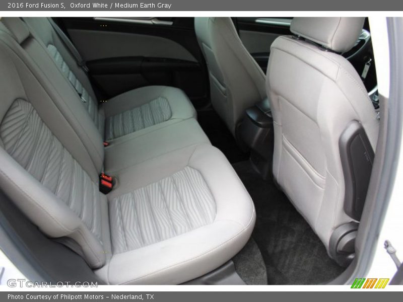 Oxford White / Medium Earth Gray 2016 Ford Fusion S