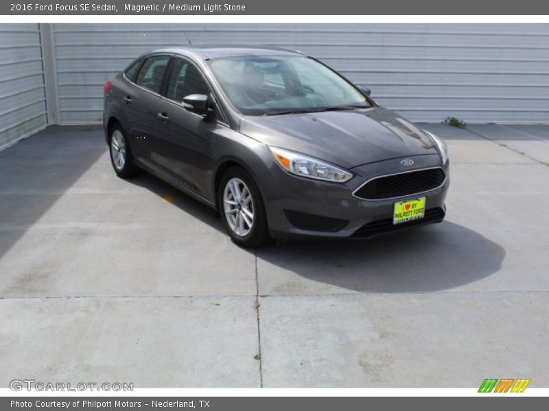 Magnetic / Medium Light Stone 2016 Ford Focus SE Sedan