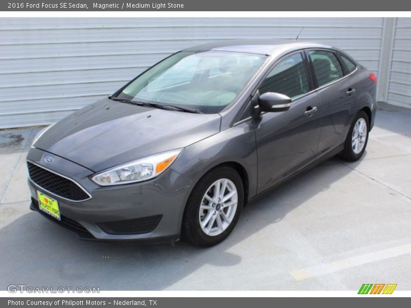 Magnetic / Medium Light Stone 2016 Ford Focus SE Sedan