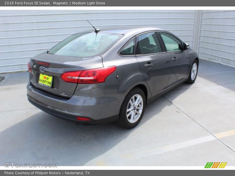 Magnetic / Medium Light Stone 2016 Ford Focus SE Sedan