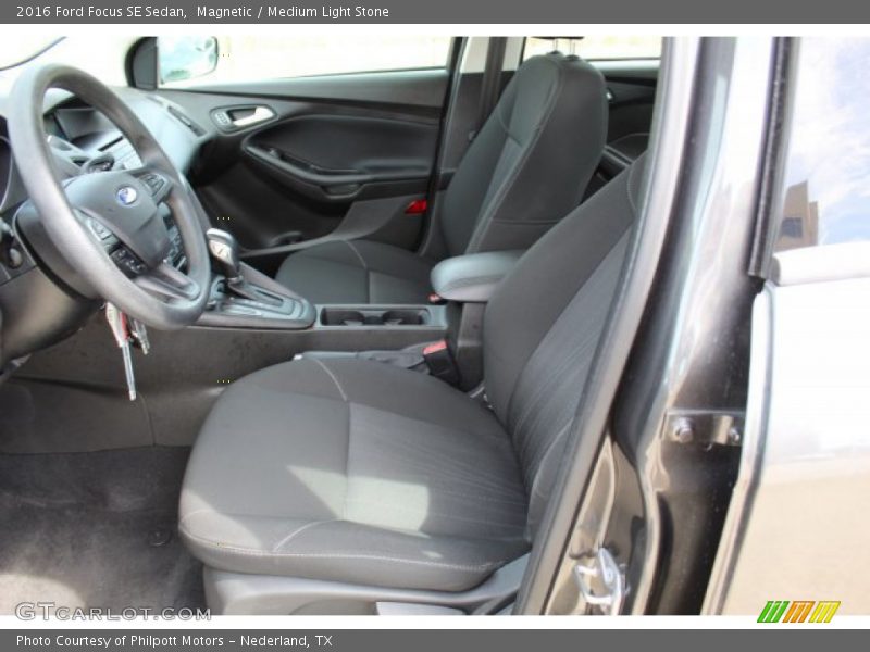 Magnetic / Medium Light Stone 2016 Ford Focus SE Sedan