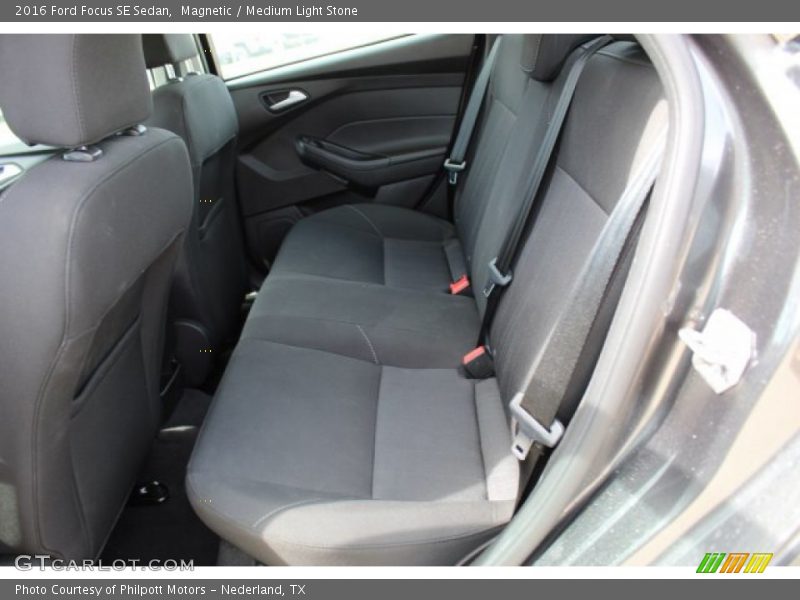Magnetic / Medium Light Stone 2016 Ford Focus SE Sedan