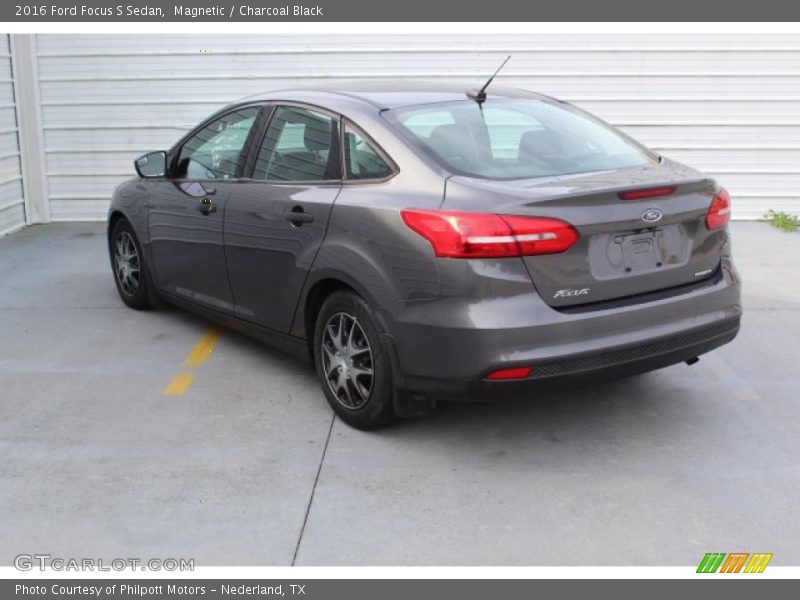 Magnetic / Charcoal Black 2016 Ford Focus S Sedan