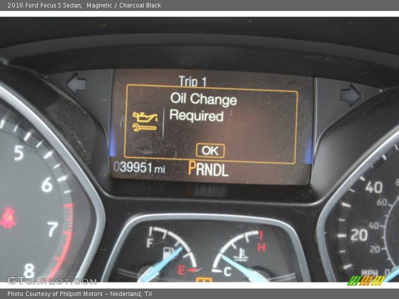 Magnetic / Charcoal Black 2016 Ford Focus S Sedan