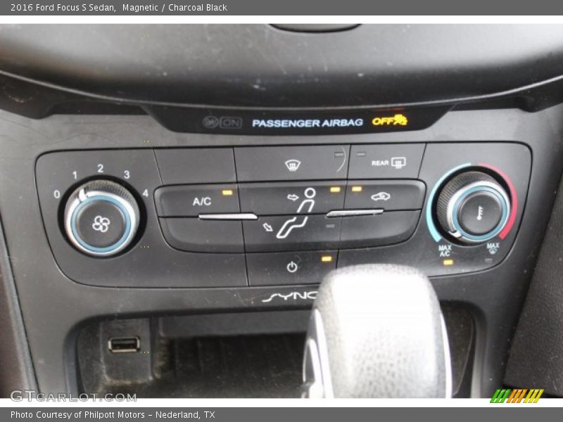Magnetic / Charcoal Black 2016 Ford Focus S Sedan