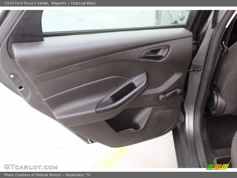 Magnetic / Charcoal Black 2016 Ford Focus S Sedan