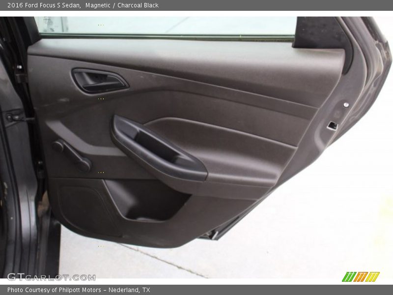 Magnetic / Charcoal Black 2016 Ford Focus S Sedan