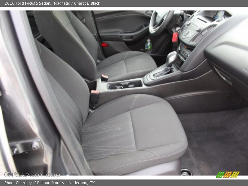 Magnetic / Charcoal Black 2016 Ford Focus S Sedan