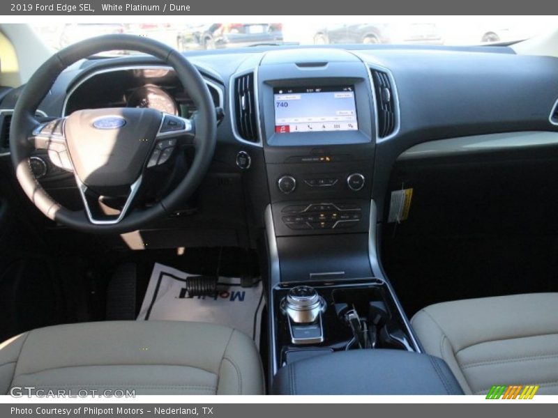 White Platinum / Dune 2019 Ford Edge SEL