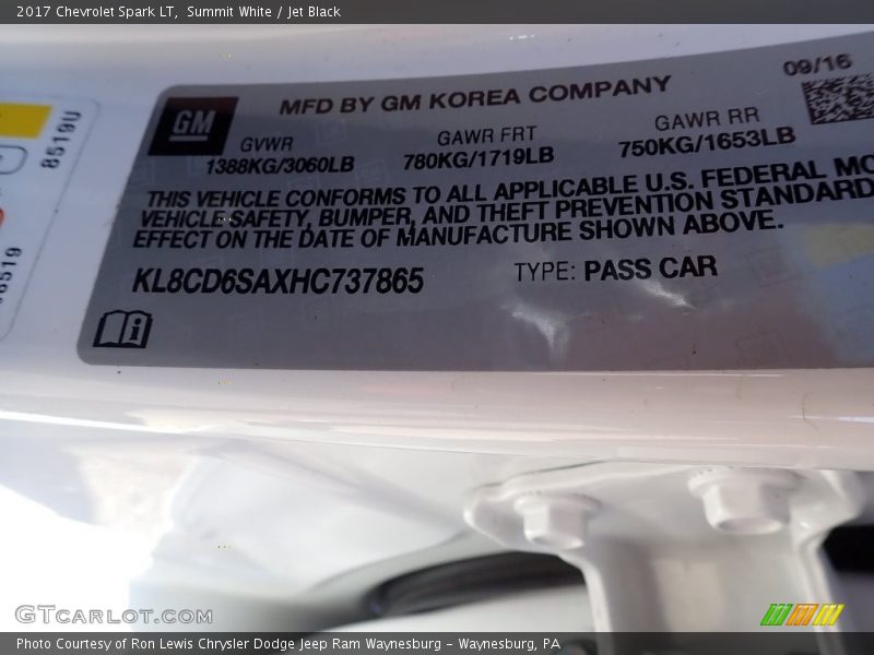 Summit White / Jet Black 2017 Chevrolet Spark LT