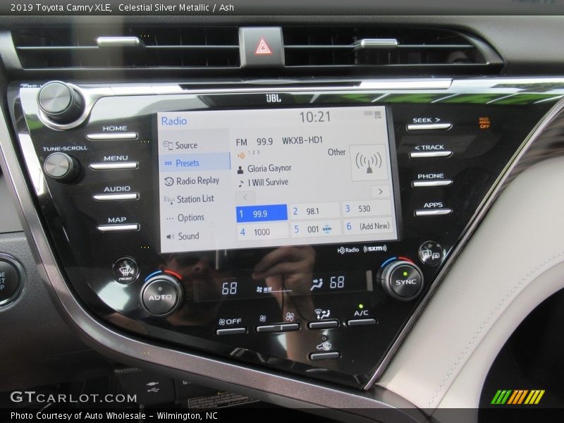 Celestial Silver Metallic / Ash 2019 Toyota Camry XLE