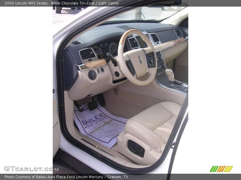 White Chocolate Tri-Coat / Light Camel 2009 Lincoln MKS Sedan