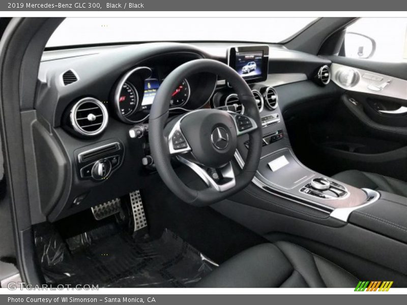 Black / Black 2019 Mercedes-Benz GLC 300