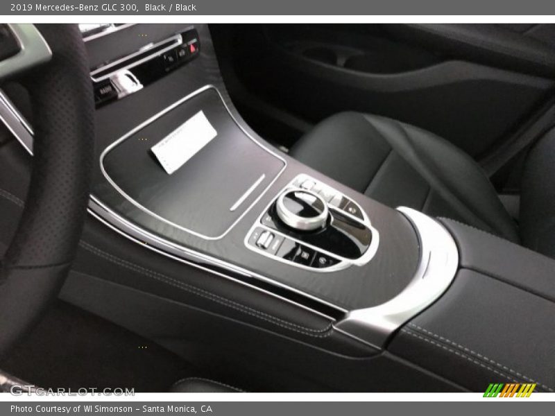 Black / Black 2019 Mercedes-Benz GLC 300