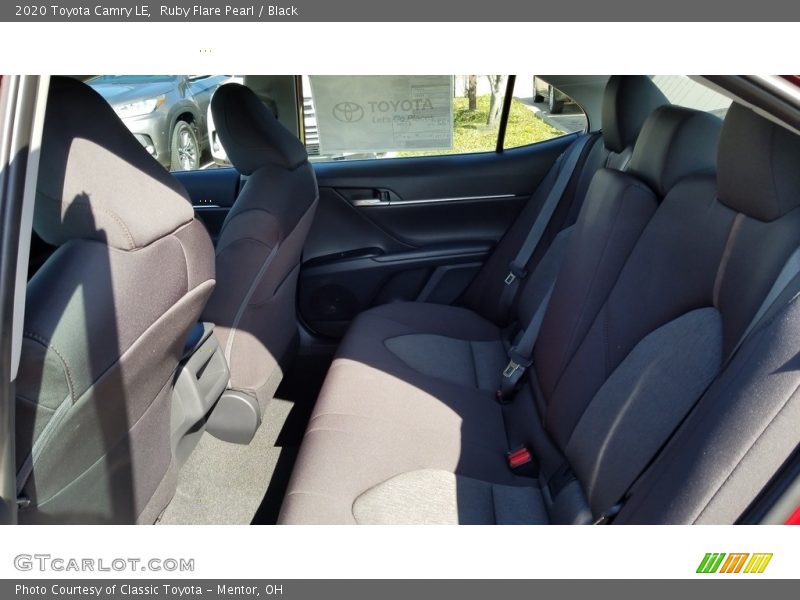 Ruby Flare Pearl / Black 2020 Toyota Camry LE