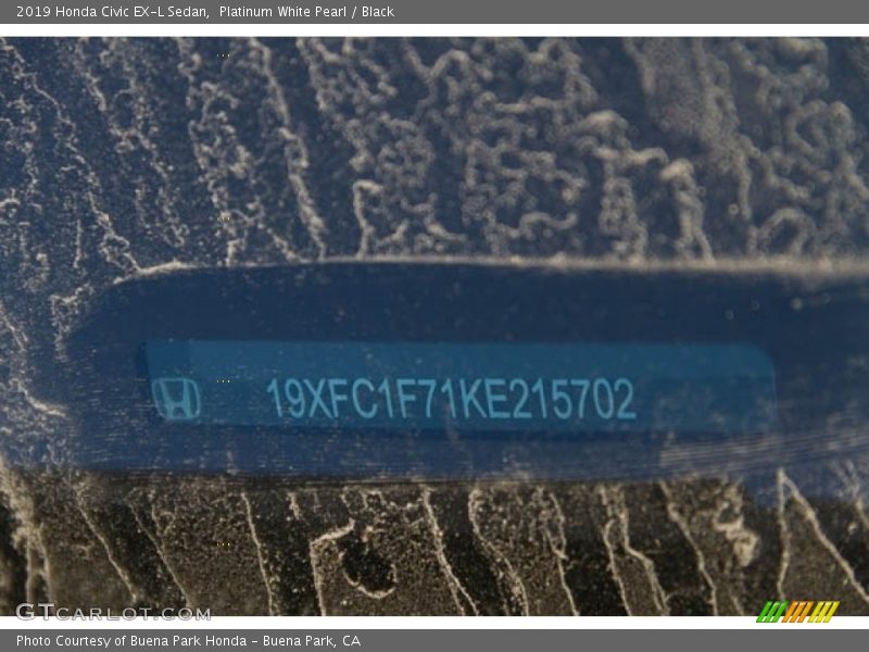 Platinum White Pearl / Black 2019 Honda Civic EX-L Sedan