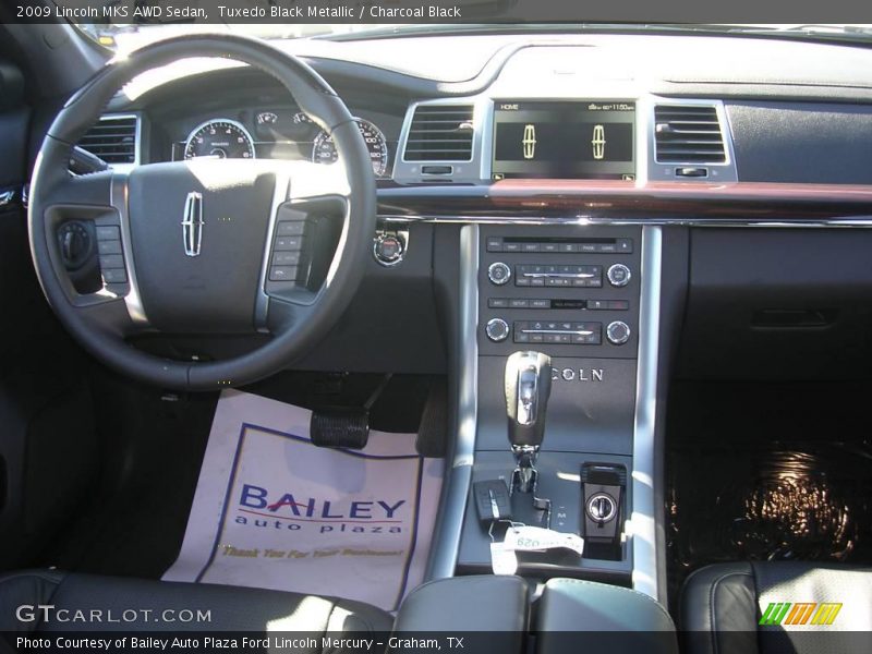 Tuxedo Black Metallic / Charcoal Black 2009 Lincoln MKS AWD Sedan