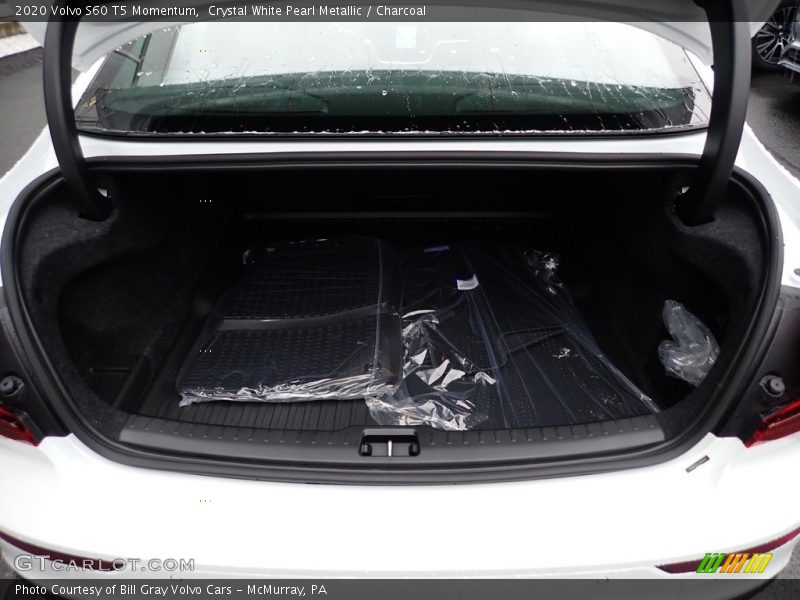  2020 S60 T5 Momentum Trunk