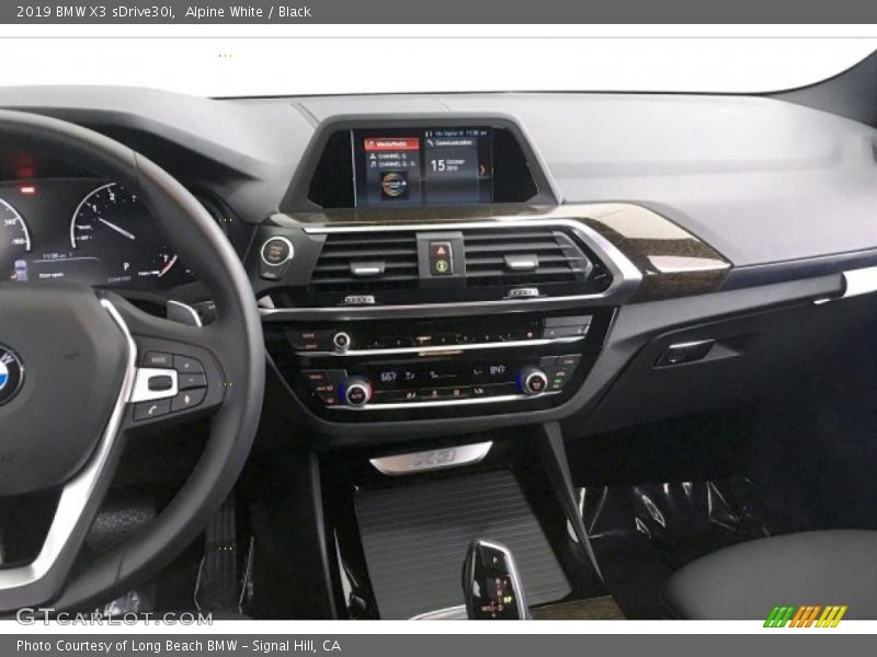 Alpine White / Black 2019 BMW X3 sDrive30i