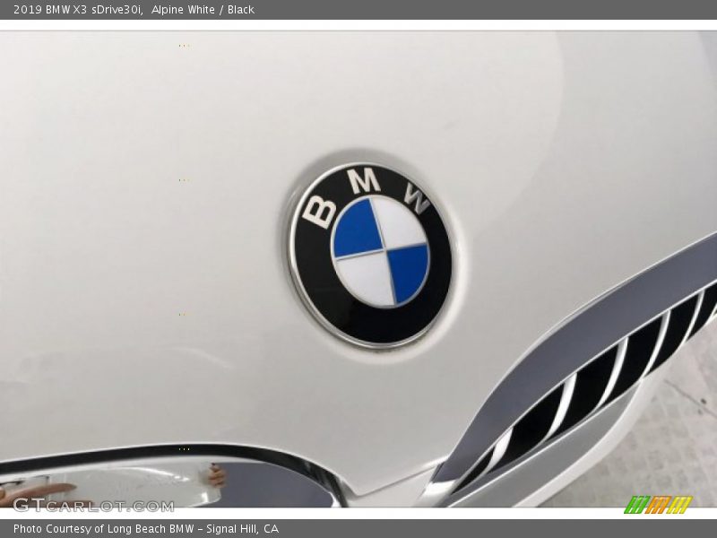 Alpine White / Black 2019 BMW X3 sDrive30i