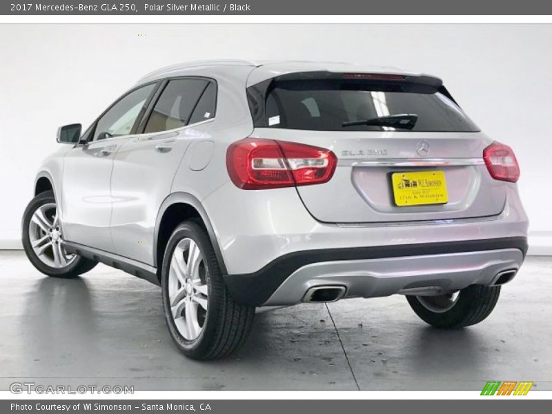 Polar Silver Metallic / Black 2017 Mercedes-Benz GLA 250