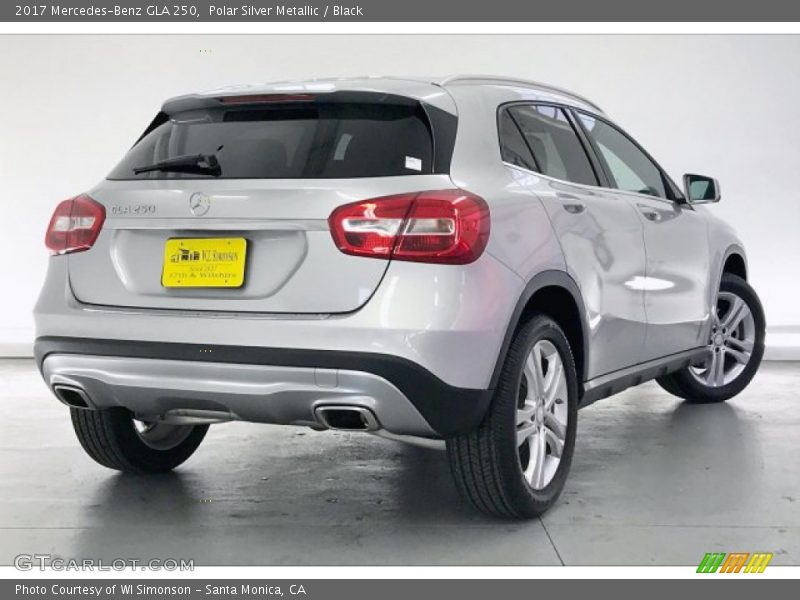 Polar Silver Metallic / Black 2017 Mercedes-Benz GLA 250