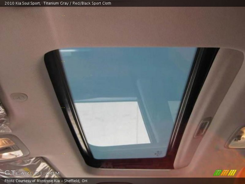 Titanium Gray / Red/Black Sport Cloth 2010 Kia Soul Sport