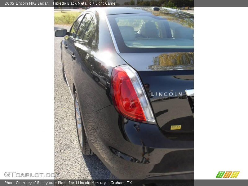Tuxedo Black Metallic / Light Camel 2009 Lincoln MKS Sedan