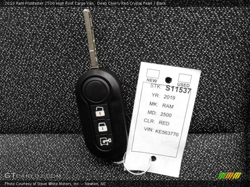 Deep Cherry Red Crystal Pearl / Black 2019 Ram ProMaster 2500 High Roof Cargo Van