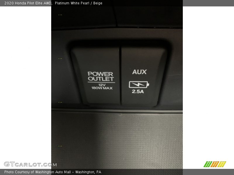 Platinum White Pearl / Beige 2020 Honda Pilot Elite AWD