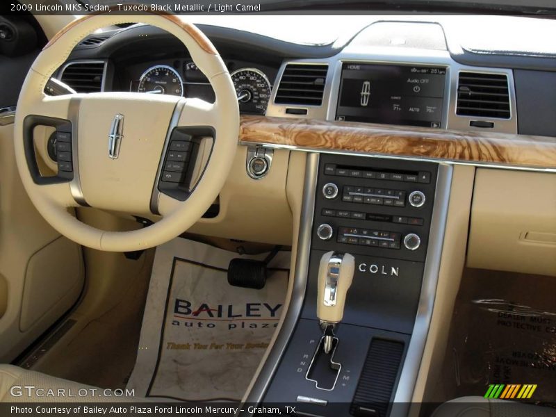 Tuxedo Black Metallic / Light Camel 2009 Lincoln MKS Sedan
