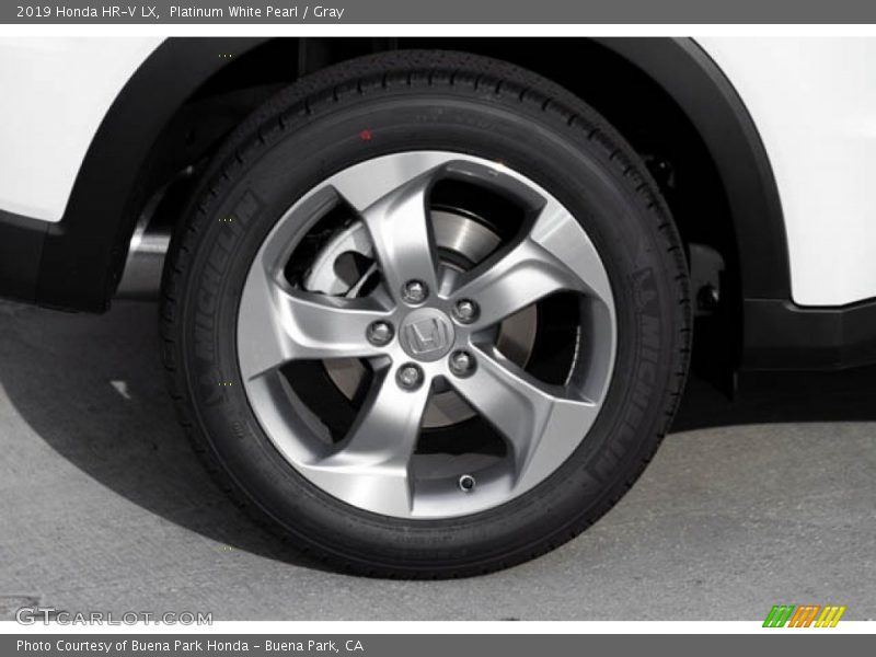 Platinum White Pearl / Gray 2019 Honda HR-V LX