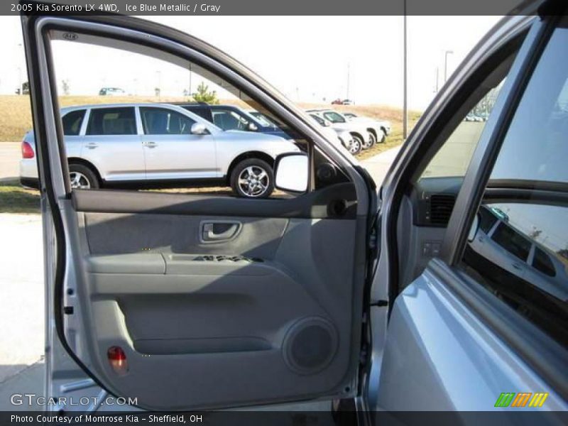 Ice Blue Metallic / Gray 2005 Kia Sorento LX 4WD
