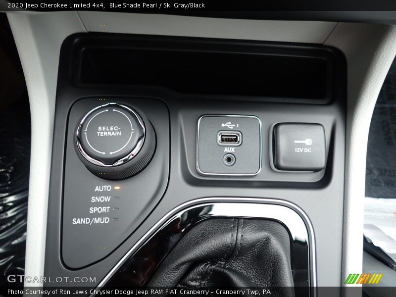 Controls of 2020 Cherokee Limited 4x4