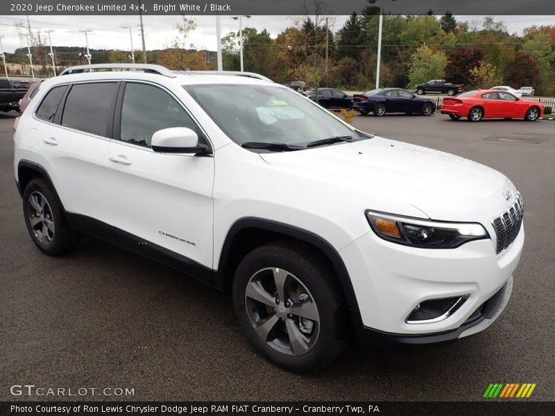 Front 3/4 View of 2020 Cherokee Limited 4x4