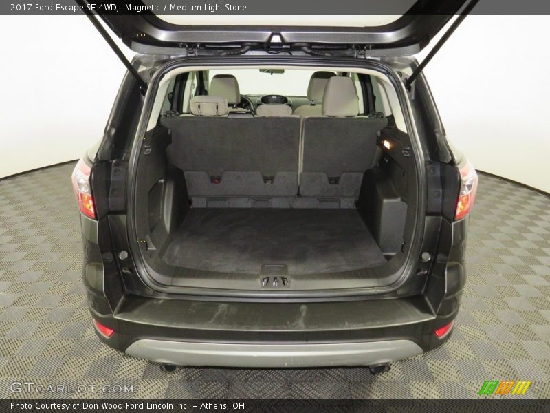 Magnetic / Medium Light Stone 2017 Ford Escape SE 4WD