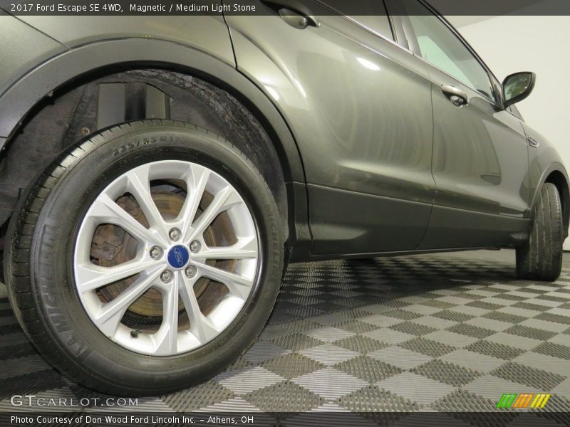 Magnetic / Medium Light Stone 2017 Ford Escape SE 4WD