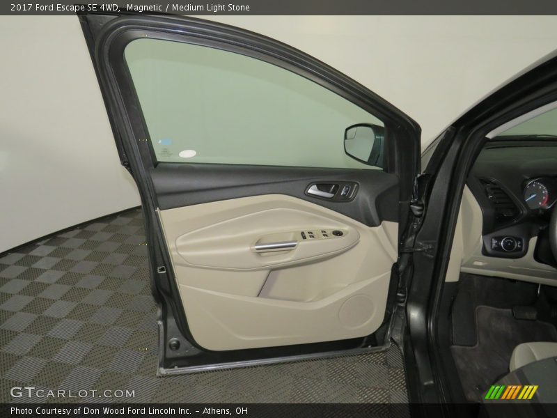 Magnetic / Medium Light Stone 2017 Ford Escape SE 4WD