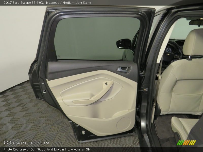 Magnetic / Medium Light Stone 2017 Ford Escape SE 4WD