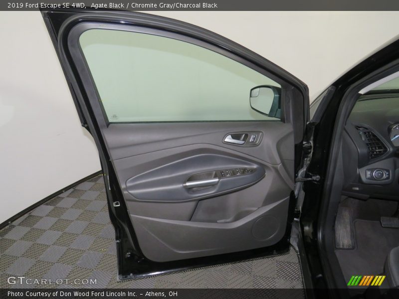 Agate Black / Chromite Gray/Charcoal Black 2019 Ford Escape SE 4WD