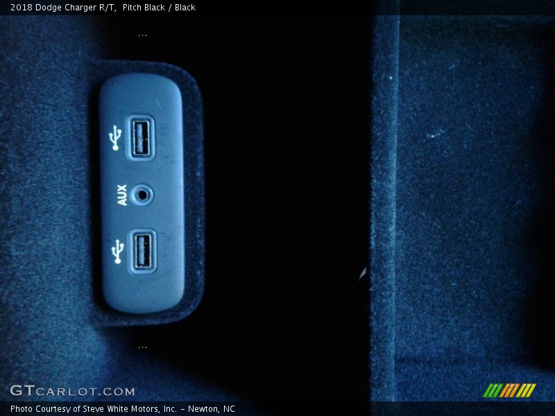 Pitch Black / Black 2018 Dodge Charger R/T