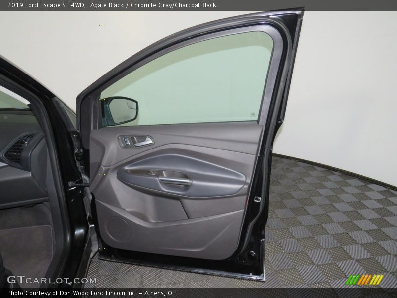 Agate Black / Chromite Gray/Charcoal Black 2019 Ford Escape SE 4WD