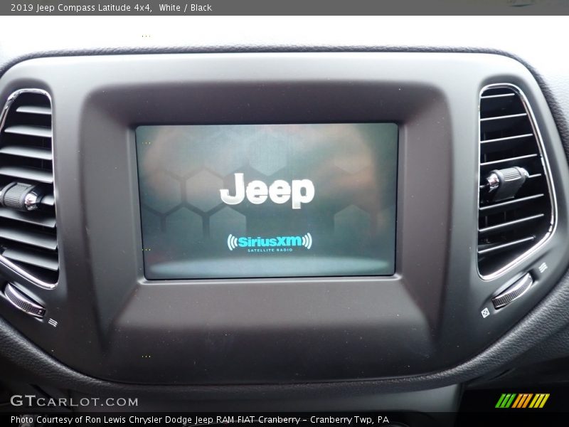 White / Black 2019 Jeep Compass Latitude 4x4