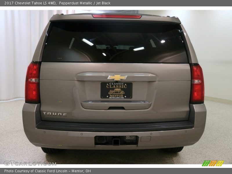 Pepperdust Metallic / Jet Black 2017 Chevrolet Tahoe LS 4WD