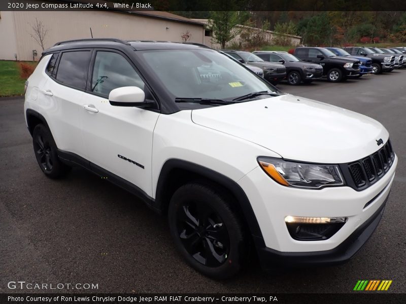 Front 3/4 View of 2020 Compass Latitude 4x4