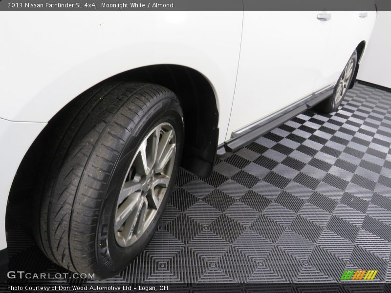 Moonlight White / Almond 2013 Nissan Pathfinder SL 4x4