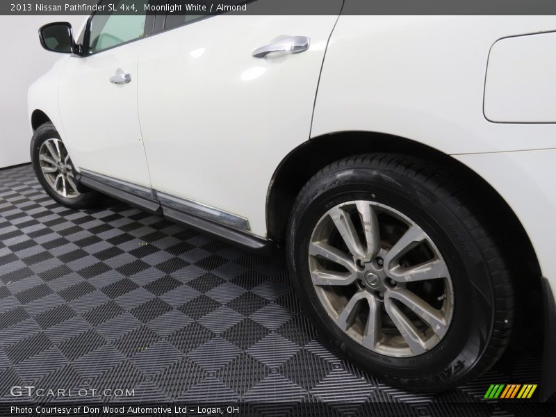 Moonlight White / Almond 2013 Nissan Pathfinder SL 4x4