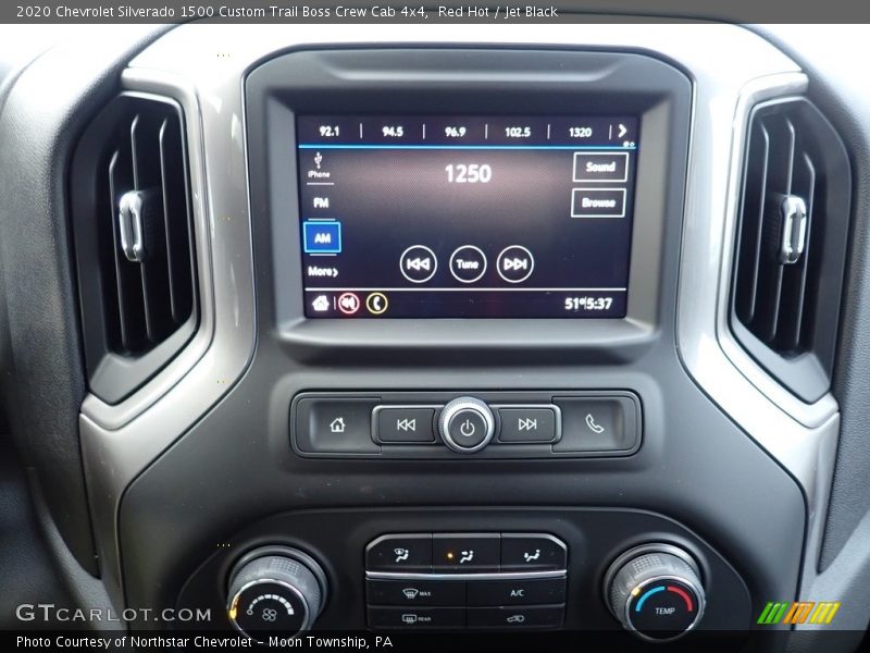 Controls of 2020 Silverado 1500 Custom Trail Boss Crew Cab 4x4