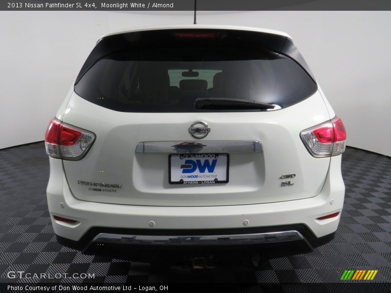 Moonlight White / Almond 2013 Nissan Pathfinder SL 4x4